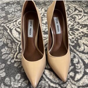 Steve Madden Beige Pointed-Toe Pumps